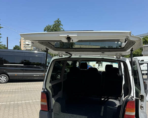 Белый Мерседес Вито, объемом двигателя 2.15 л и пробегом 302 тыс. км за 7400 $, фото 15 на Automoto.ua