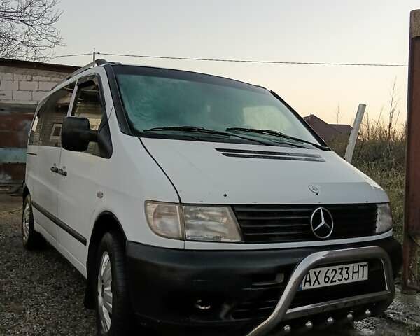 Белый Мерседес Вито, объемом двигателя 2.15 л и пробегом 400 тыс. км за 5500 $, фото 3 на Automoto.ua