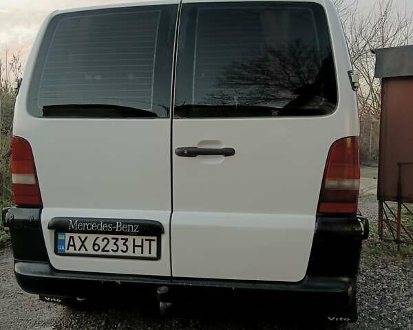 Белый Мерседес Вито, объемом двигателя 2.15 л и пробегом 400 тыс. км за 5500 $, фото 7 на Automoto.ua