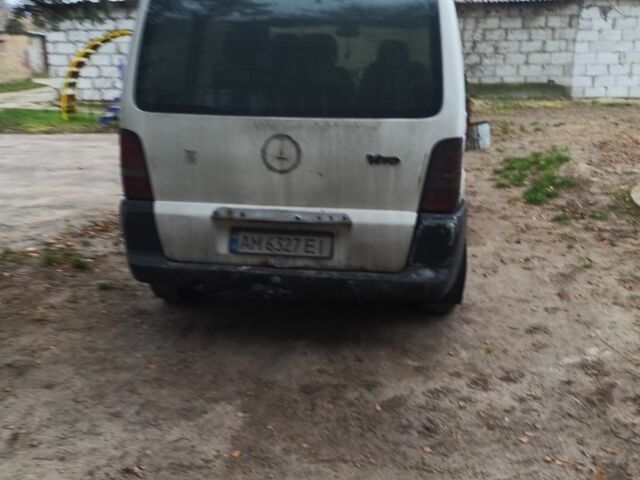 Белый Мерседес Вито, объемом двигателя 0 л и пробегом 328 тыс. км за 2000 $, фото 2 на Automoto.ua