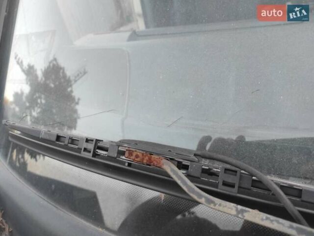 Белый Мерседес Вито, объемом двигателя 2.15 л и пробегом 315 тыс. км за 3800 $, фото 5 на Automoto.ua