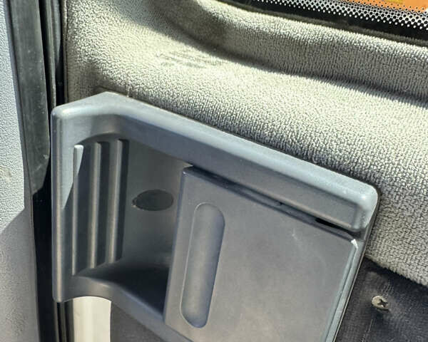 Белый Мерседес Вито, объемом двигателя 2.15 л и пробегом 301 тыс. км за 7300 $, фото 65 на Automoto.ua