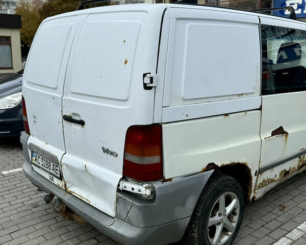 Белый Мерседес Вито, объемом двигателя 2.15 л и пробегом 350 тыс. км за 2750 $, фото 2 на Automoto.ua