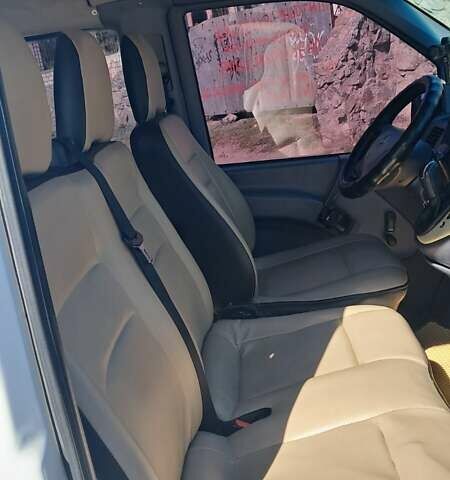 Белый Мерседес Вито, объемом двигателя 2.15 л и пробегом 350 тыс. км за 4300 $, фото 12 на Automoto.ua