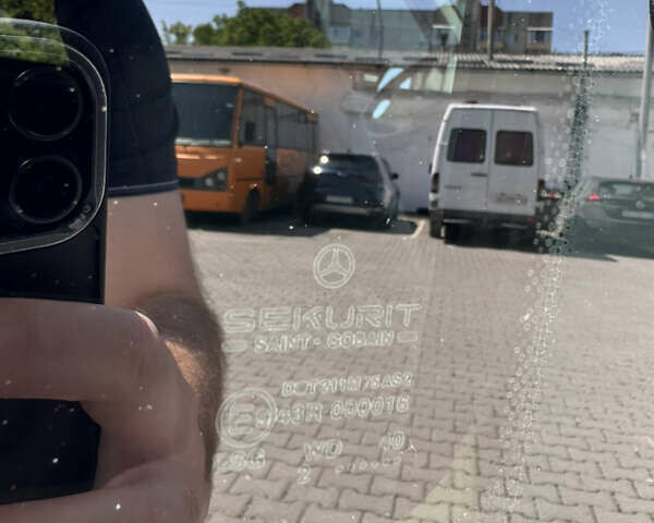 Белый Мерседес Вито, объемом двигателя 2.15 л и пробегом 302 тыс. км за 7400 $, фото 40 на Automoto.ua