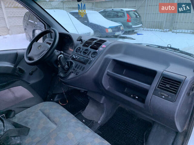 Білий Мерседес Віто, об'ємом двигуна 2.15 л та пробігом 389 тис. км за 2750 $, фото 5 на Automoto.ua