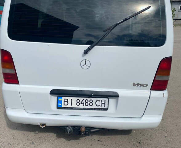 Белый Мерседес Вито, объемом двигателя 2.15 л и пробегом 329 тыс. км за 4300 $, фото 1 на Automoto.ua