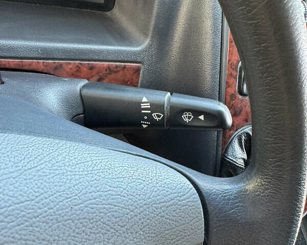 Белый Мерседес Вито, объемом двигателя 2.15 л и пробегом 301 тыс. км за 7300 $, фото 57 на Automoto.ua