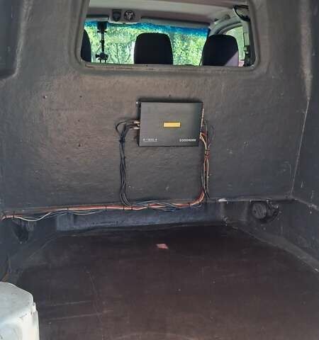 Белый Мерседес Вито, объемом двигателя 2.15 л и пробегом 350 тыс. км за 4300 $, фото 3 на Automoto.ua