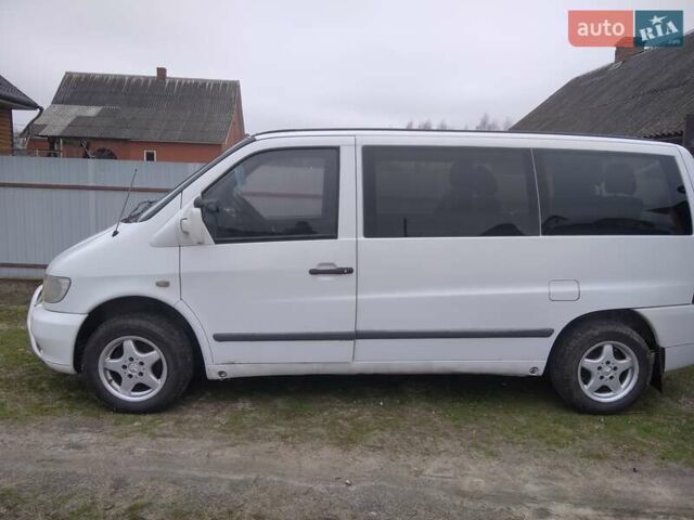 Белый Мерседес Вито, объемом двигателя 2.2 л и пробегом 415 тыс. км за 5600 $, фото 2 на Automoto.ua