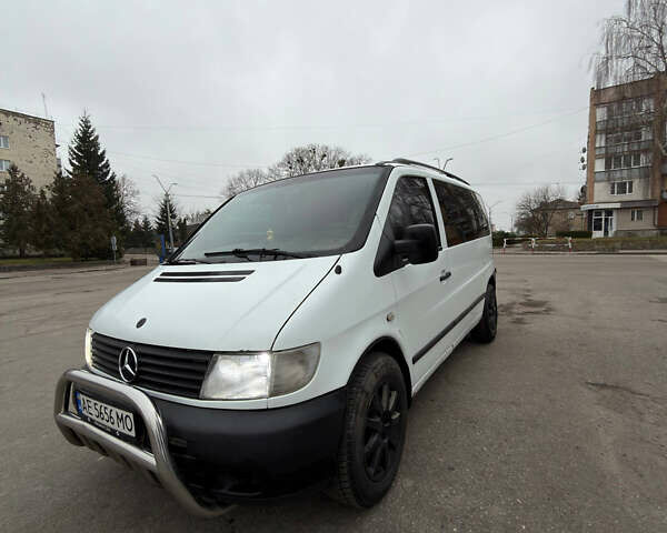 Белый Мерседес Вито, объемом двигателя 2.15 л и пробегом 300 тыс. км за 5500 $, фото 5 на Automoto.ua