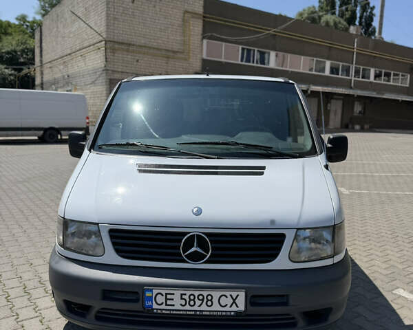 Белый Мерседес Вито, объемом двигателя 2.15 л и пробегом 302 тыс. км за 7400 $, фото 3 на Automoto.ua