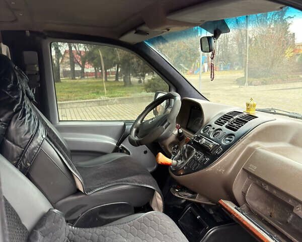 Белый Мерседес Вито, объемом двигателя 2.15 л и пробегом 300 тыс. км за 5500 $, фото 14 на Automoto.ua