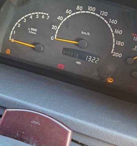 Белый Мерседес Вито, объемом двигателя 2.15 л и пробегом 350 тыс. км за 4300 $, фото 14 на Automoto.ua