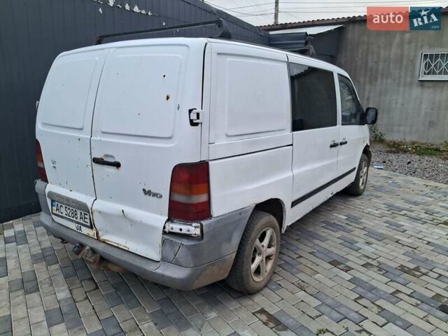 Белый Мерседес Вито, объемом двигателя 2.15 л и пробегом 327 тыс. км за 2500 $, фото 4 на Automoto.ua