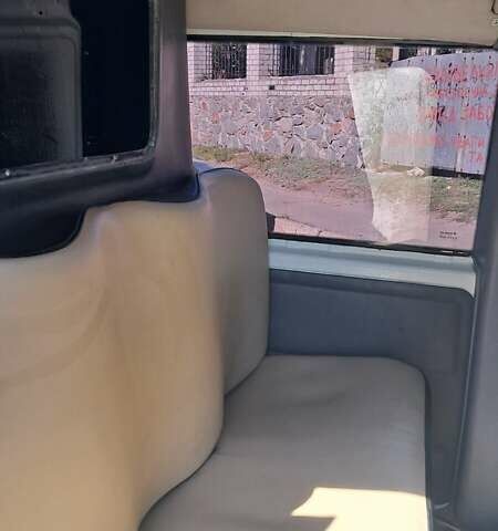 Белый Мерседес Вито, объемом двигателя 2.15 л и пробегом 350 тыс. км за 4300 $, фото 16 на Automoto.ua