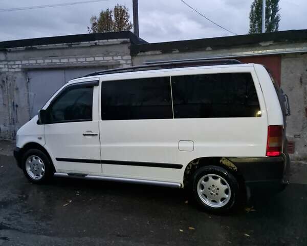 Белый Мерседес Вито, объемом двигателя 2.15 л и пробегом 295 тыс. км за 6500 $, фото 3 на Automoto.ua