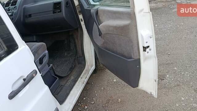 Білий Мерседес Віто, об'ємом двигуна 2.15 л та пробігом 280 тис. км за 5750 $, фото 30 на Automoto.ua