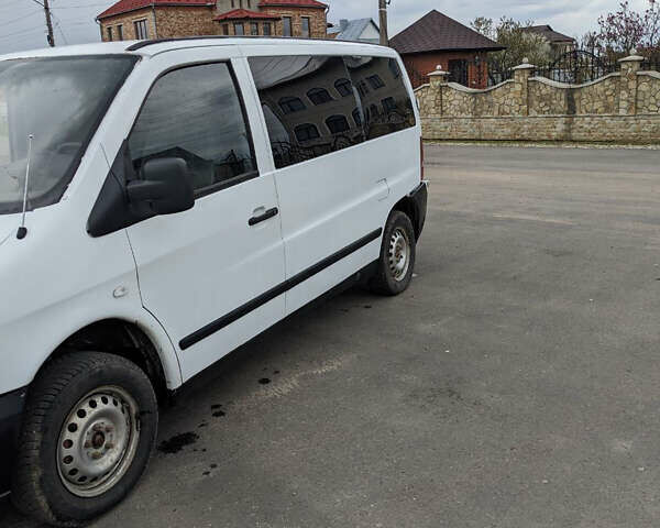 Белый Мерседес Вито, объемом двигателя 2.2 л и пробегом 520 тыс. км за 5500 $, фото 4 на Automoto.ua