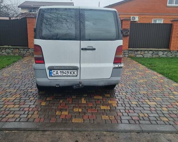 Білий Мерседес Віто, об'ємом двигуна 2.2 л та пробігом 350 тис. км за 4500 $, фото 3 на Automoto.ua