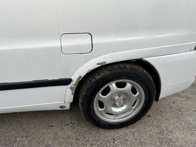 Белый Мерседес Вито, объемом двигателя 2.2 л и пробегом 387 тыс. км за 5500 $, фото 10 на Automoto.ua