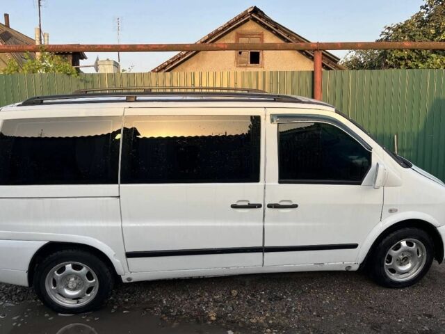 Белый Мерседес Вито, объемом двигателя 2.2 л и пробегом 387 тыс. км за 5500 $, фото 3 на Automoto.ua