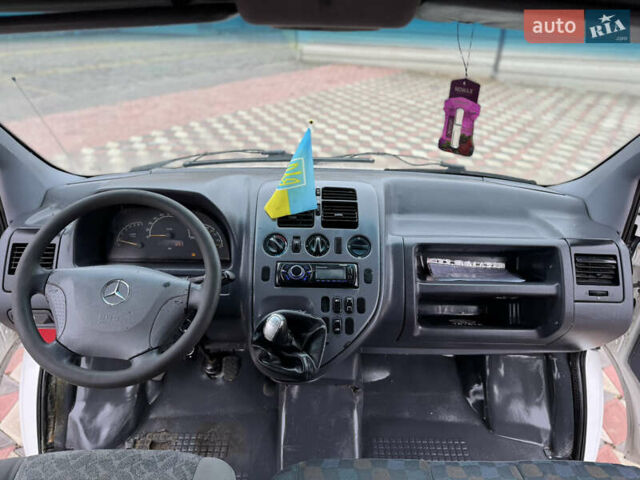 Белый Мерседес Вито, объемом двигателя 2.2 л и пробегом 401 тыс. км за 3300 $, фото 18 на Automoto.ua
