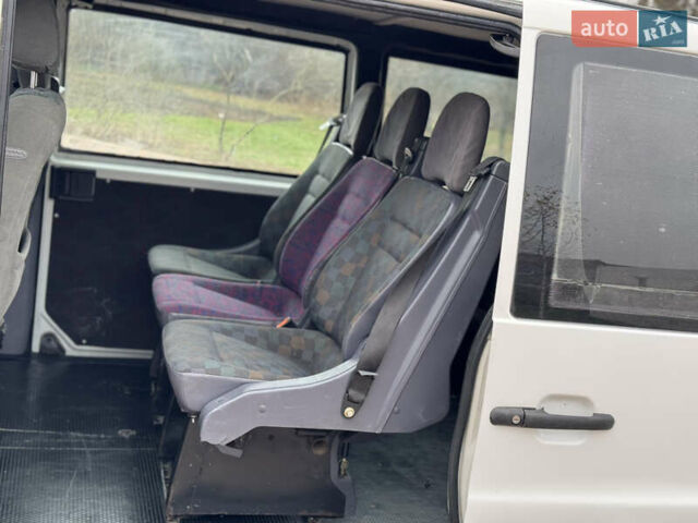 Белый Мерседес Вито, объемом двигателя 2.2 л и пробегом 401 тыс. км за 3300 $, фото 11 на Automoto.ua