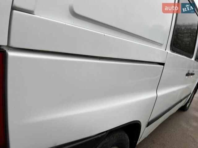 Белый Мерседес Вито, объемом двигателя 2.2 л и пробегом 360 тыс. км за 2999 $, фото 8 на Automoto.ua