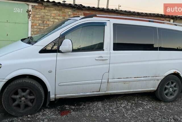 Белый Мерседес Вито, объемом двигателя 2.2 л и пробегом 350 тыс. км за 3700 $, фото 3 на Automoto.ua