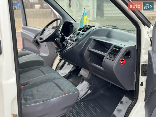 Белый Мерседес Вито, объемом двигателя 2.2 л и пробегом 401 тыс. км за 3300 $, фото 16 на Automoto.ua