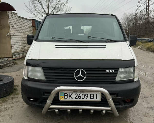 Белый Мерседес Вито, объемом двигателя 2.15 л и пробегом 270 тыс. км за 5000 $, фото 6 на Automoto.ua