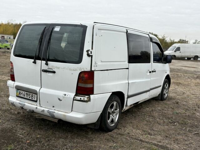 Белый Мерседес Вито, объемом двигателя 2.2 л и пробегом 450 тыс. км за 2200 $, фото 2 на Automoto.ua