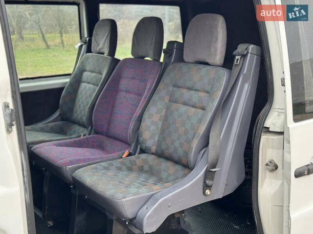 Белый Мерседес Вито, объемом двигателя 2.2 л и пробегом 401 тыс. км за 3300 $, фото 10 на Automoto.ua