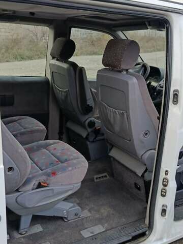 Білий Мерседес Віто, об'ємом двигуна 2.15 л та пробігом 280 тис. км за 5750 $, фото 22 на Automoto.ua