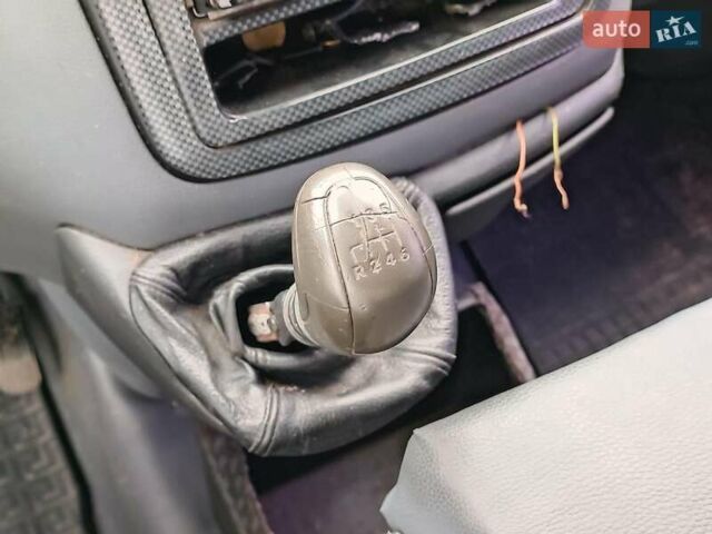 Белый Мерседес Вито, объемом двигателя 2.2 л и пробегом 251 тыс. км за 6390 $, фото 17 на Automoto.ua