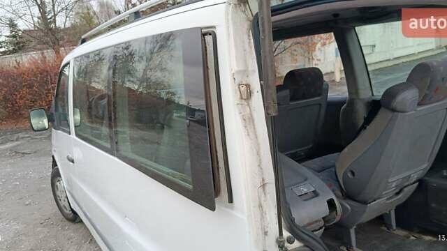 Білий Мерседес Віто, об'ємом двигуна 2.15 л та пробігом 280 тис. км за 5750 $, фото 14 на Automoto.ua