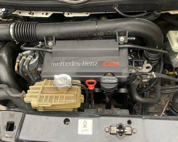 Белый Мерседес Вито, объемом двигателя 0 л и пробегом 300 тыс. км за 3000 $, фото 9 на Automoto.ua