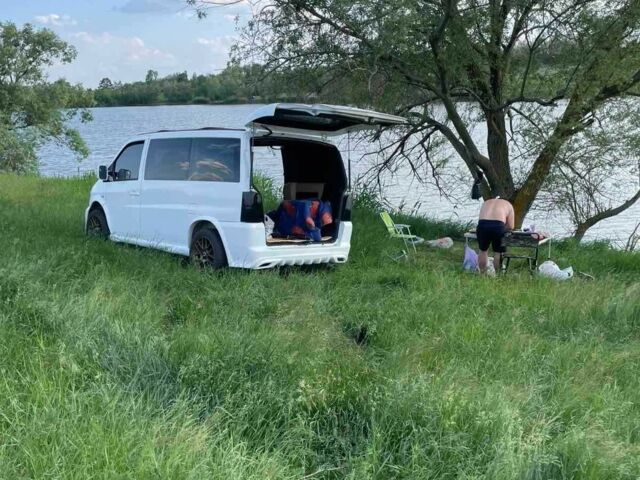 Белый Мерседес Вито, объемом двигателя 2.1 л и пробегом 265 тыс. км за 6400 $, фото 5 на Automoto.ua