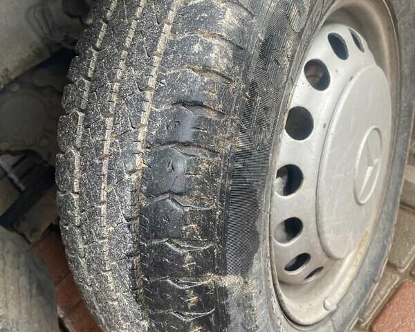 Белый Мерседес Вито, объемом двигателя 0 л и пробегом 300 тыс. км за 3000 $, фото 8 на Automoto.ua