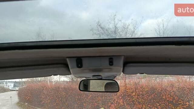 Білий Мерседес Віто, об'ємом двигуна 2.15 л та пробігом 280 тис. км за 5750 $, фото 28 на Automoto.ua