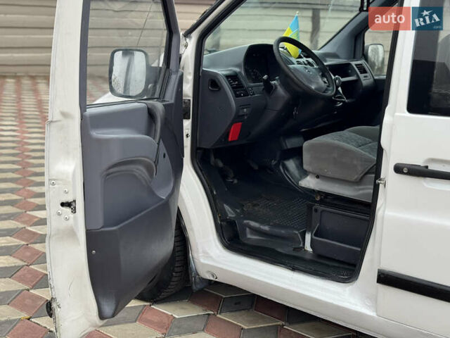 Белый Мерседес Вито, объемом двигателя 2.2 л и пробегом 401 тыс. км за 3300 $, фото 12 на Automoto.ua