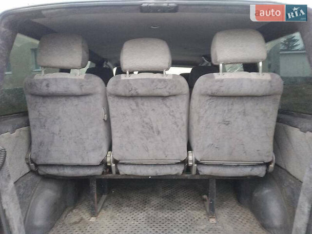 Белый Мерседес Вито, объемом двигателя 2.15 л и пробегом 345 тыс. км за 3900 $, фото 12 на Automoto.ua