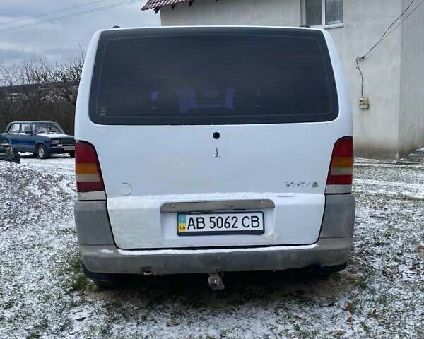 Белый Мерседес Вито, объемом двигателя 2.15 л и пробегом 340 тыс. км за 5300 $, фото 1 на Automoto.ua