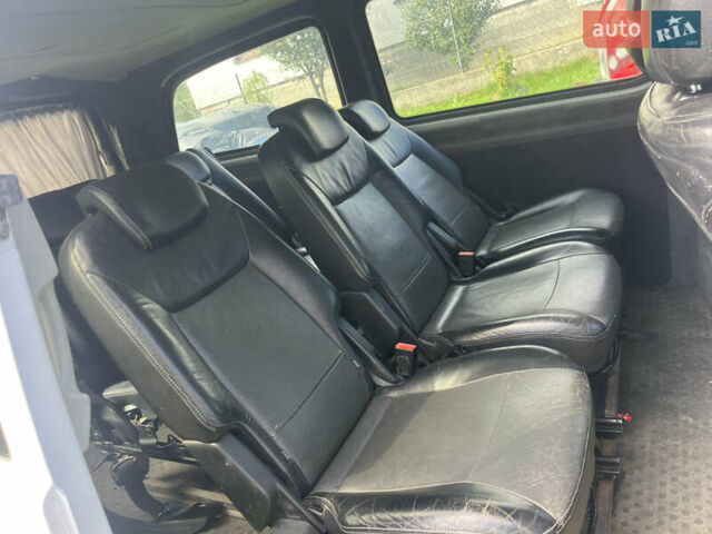 Белый Мерседес Вито, объемом двигателя 2.15 л и пробегом 330 тыс. км за 4300 $, фото 5 на Automoto.ua