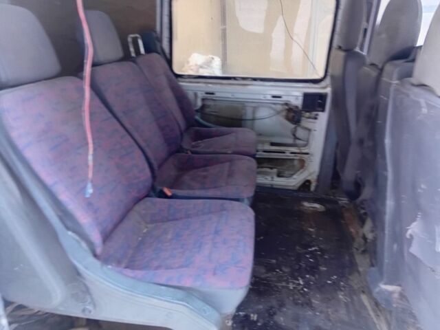 Белый Мерседес Вито, объемом двигателя 0 л и пробегом 378 тыс. км за 3200 $, фото 7 на Automoto.ua