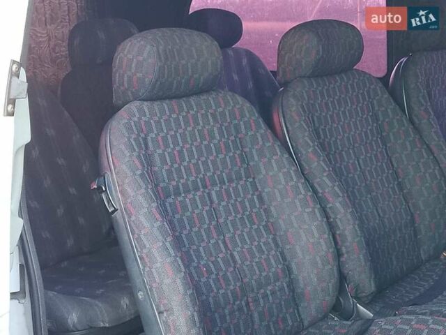 Білий Мерседес Віто, об'ємом двигуна 2.15 л та пробігом 408 тис. км за 6500 $, фото 14 на Automoto.ua