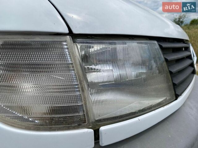 Білий Мерседес Віто, об'ємом двигуна 2.15 л та пробігом 380 тис. км за 4600 $, фото 19 на Automoto.ua