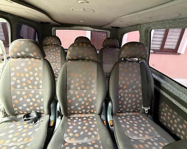 Белый Мерседес Вито, объемом двигателя 2.15 л и пробегом 260 тыс. км за 7000 $, фото 6 на Automoto.ua