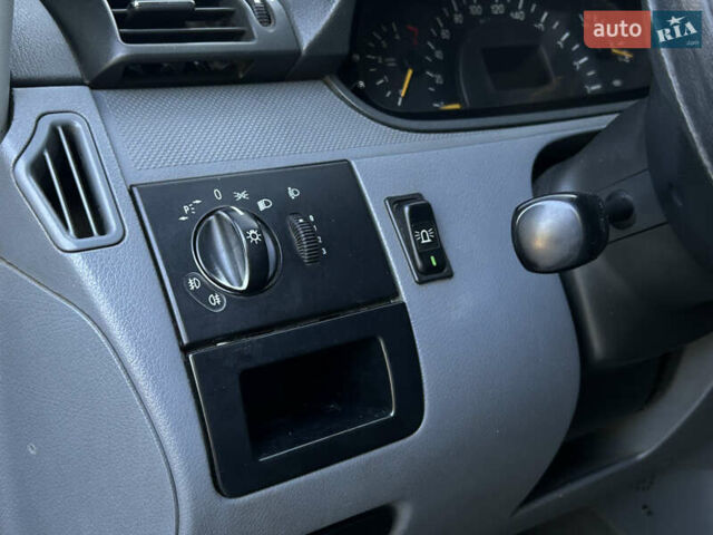 Белый Мерседес Вито, объемом двигателя 2.15 л и пробегом 372 тыс. км за 7999 $, фото 12 на Automoto.ua